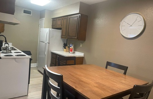 Oaks Historic District Apartamento | Stylish 1BR: Comfort & Style