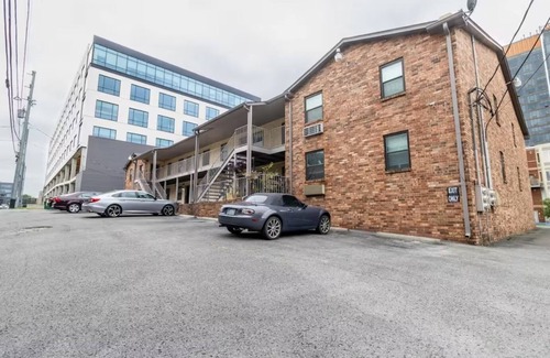 Edgehill Apartamento | ★ Stylish 1BR Condo on Music Row Walkable, Cozy, and Convenient ★