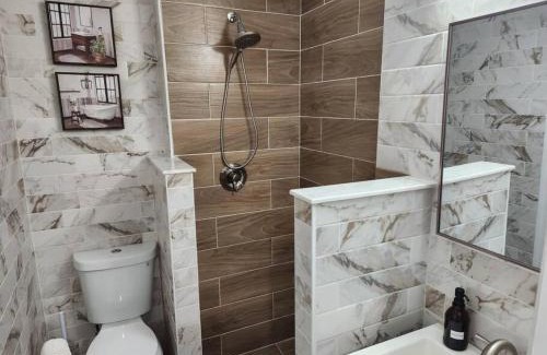 Midtown Apartamento | Stylish 1BR Near Heart of Town