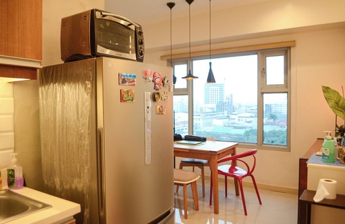 Barangay 670 Apartamento | Stylish 1BR Near US Embassy & Luneta with Pool & Gym