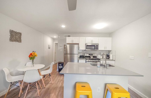 Brentwood Apartamento | Stylish 1BR Near UT Brentwood Evonify