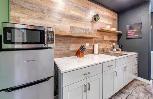 Inlet Beach Heights Casa | Stylish 1br on 30A. Walk to beach, fenced yard
