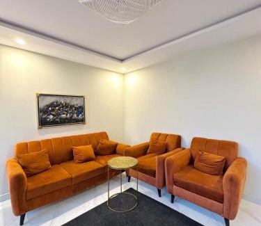 Bahria Town Apartamento | Stylish 1BR Retreat with Pool Table