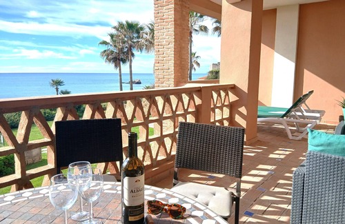 Bahia de Casares Apartamento | La perla de la bahía, lujosos apartamentos 1 línea de la playa