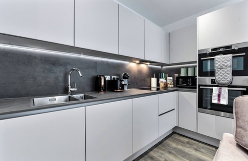 Springfield Apartamento | Stylish 2-BD for Trendy Urban Travelers - Sleeps 4