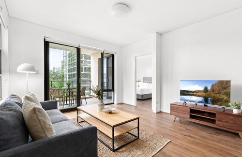 Lane Cove North Apartamento | Stylish 2-Bed, 2-Bath with Parking in Lane Cove