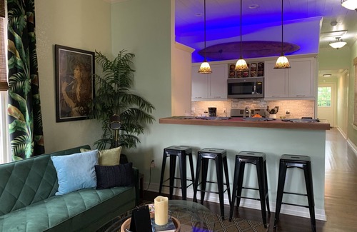 Galveston Casa | ¡¡NUEVO LISTADO!! Totalmente renovado 2 BED / 2 BATH Casa estilo escopeta cerca de la playa!