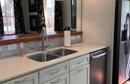 Galveston Casa | ¡¡NUEVO LISTADO!! Totalmente renovado 2 BED / 2 BATH Casa estilo escopeta cerca de la playa!