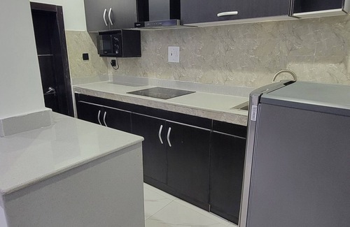 Lekki Phase 1 Apartamento | Stylish 2-bed, 3-bath in Lekki Phase 1 with 24/7 power, Wi-Fi & top amenities