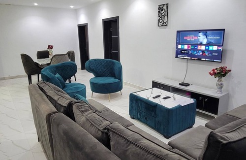 Lekki Phase 1 Apartamento | Stylish 2-bed, 3-bath in Lekki Phase 1 with 24/7 power, Wi-Fi & top amenities