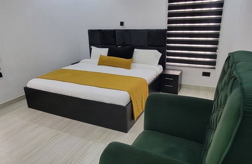 Lekki Phase 1 Apartamento | Stylish 2-bed, 3-bath in Lekki Phase 1 with 24/7 power, Wi-Fi & top amenities