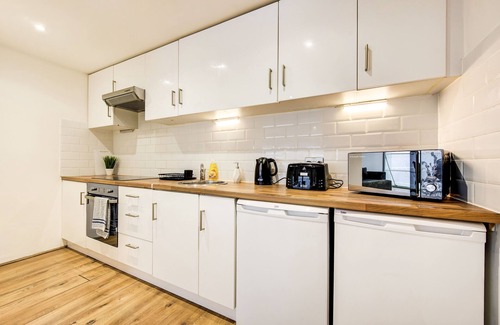 Stratford and New Town Apartamento | Stylish 2-Bed Apartment, sleeps 6 in Stratford E15