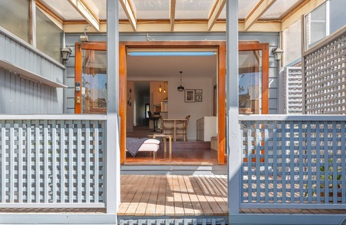 Erskineville Casa | Stylish 2-Bed Cottage in Trendy Erskineville