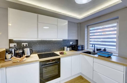 Rugby Casa | Stylish 2 bed house with parking in rugby