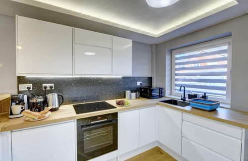 Rugby Casa | Stylish 2 bed House With Parking in Rugby