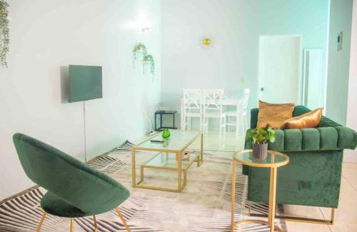 Saint John Parish Apartamento | Stylish 2-Bed Sleeps 3 Cosy & Comfortable