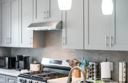 Hacienda Heights Casa | Stylish 2-Bedroom Escape with Luxe Touches