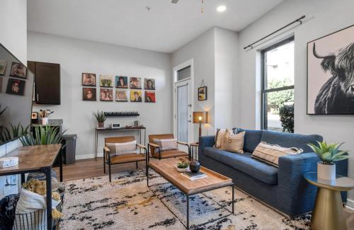 Hillsboro Village Casa | STYLISH 2 Bedroom 3 Bed Near Restaurants and Vandy