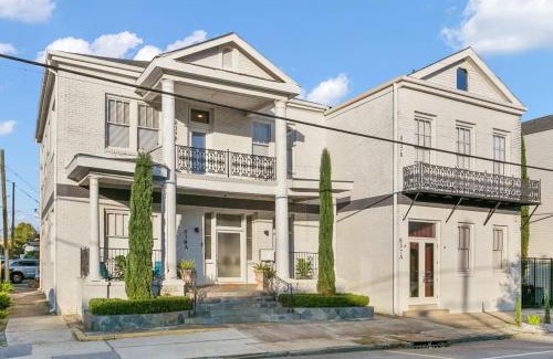 Saint Thomas Development Apartamento | Stylish 2-Bedroom Apartment in Garden District