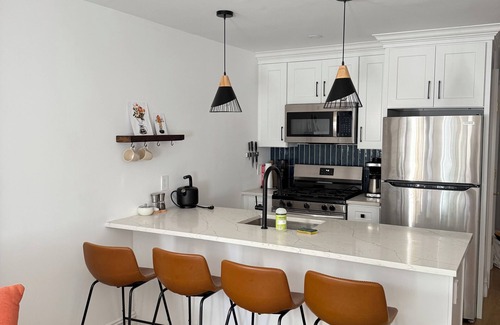 Crown Heights Apartamento | Stylish 2-bedroom apartment in great location with AC, WiFi