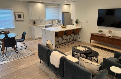 Mid-City Casa | Stylish 2 Bedroom Home in Santa Monica