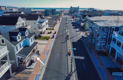 Wildwood Apartamento | Stylish 2 BR 1 BA Apartment - Steps to the Ocean - Hidden Gem