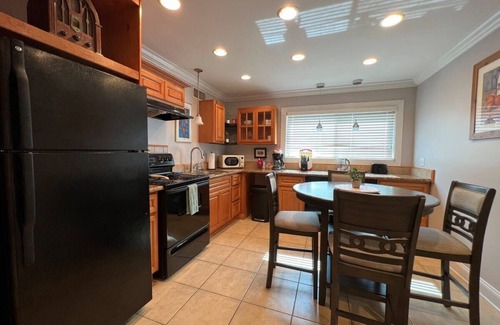 Highlands - Perkins Apartamento | Stylish 2 br near LSU and pool laundry