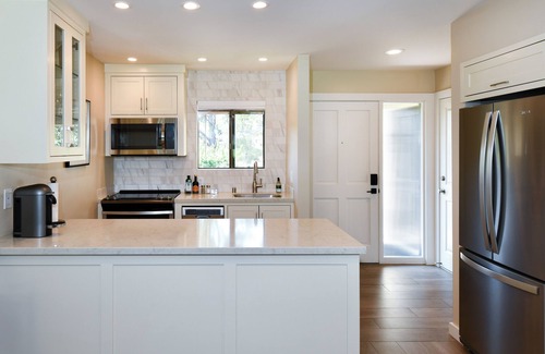 Napa Condominio | Stylish 2 king bed w/ensuite bath. Lush Golf Course view! Perfect for 2 couples!