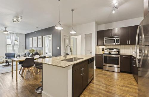 Frisco Apartamento | Stylish 2B near Legacy West Wi-Fi Fitness Pool