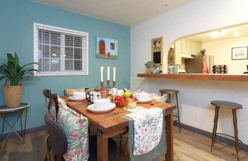 Santa Ana Apartamento | Stylish 2B2B Hideaway 10 mins. drive to Disneyland