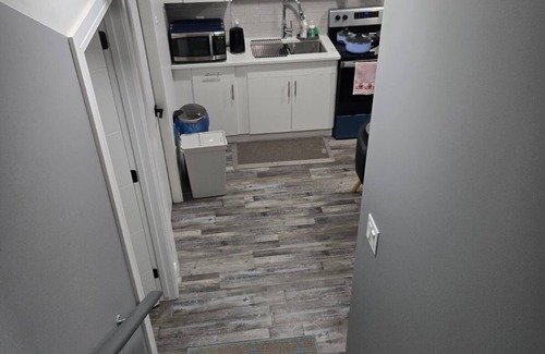 West Edmonton Casa | Stylish 2BD Basement Suite Close to WEM
