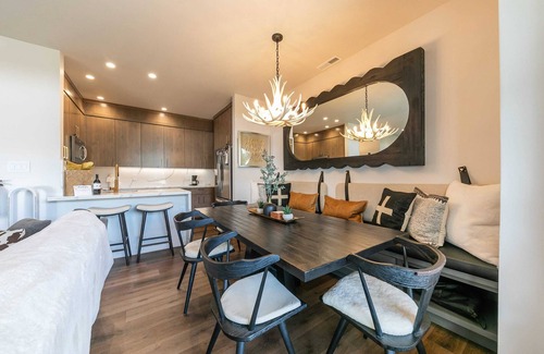 Olympic Valley Condominio | Stylish 2BD Condo - Walk to Palisades!