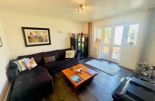 Copers Cope Apartamento | Stylish 2BD Flat with Parking Beckenham