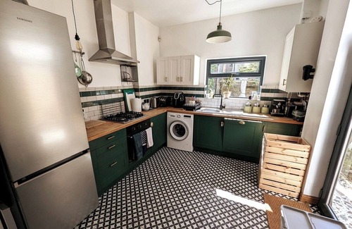 Riverside Casa | Stylish 2BD Home near Millenium Stadium, Cardiff