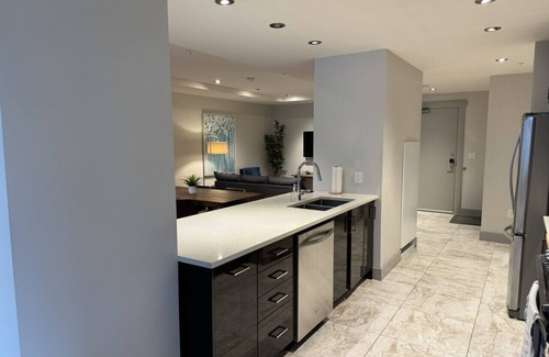 Downtown Halifax Apartamento | Stylish 2Bed/2Bath Balcony