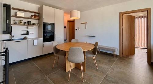 Mellieħa Heights Apartamento | Stylish 2bed With Views Mellieha By Homely!