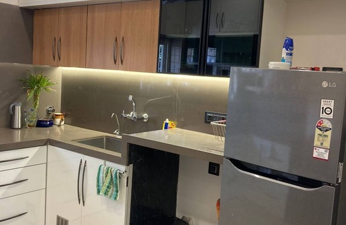 Pune Apartamento | Stylish 2BHK Retreat, Perfect for Families.