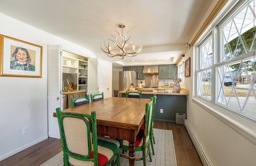 Red Lodge Casa | Stylish 2BR/2BA Retreat – Pet-Friendly, Patio, Workspace. Wifi.