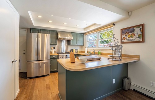 Red Lodge Casa | Stylish 2BR/2BA Retreat – Pet-Friendly, Patio, Workspace. Wifi.