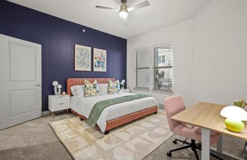 Far North Dallas Apartamento | Stylish 2BR Apartment, Near Galleria Dallas, Free Parking, Gym & Pool