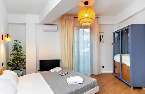 Sololaki Apartamento | Stylish 2BR apt w huge terrace in Old Tbilisi