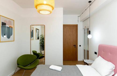 Sololaki Apartamento | Stylish 2BR apt w huge terrace in Old Tbilisi
