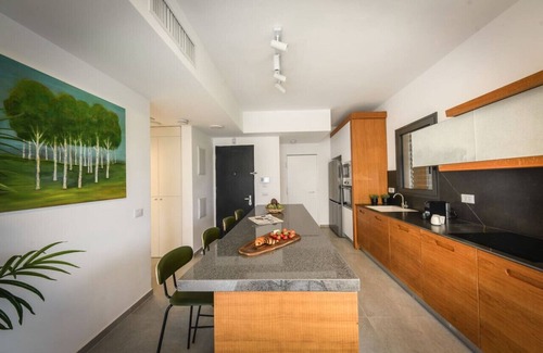 Old North Apartamento | Stylish 2BR Apt w Balcony 5 min From Tel Aviv Port