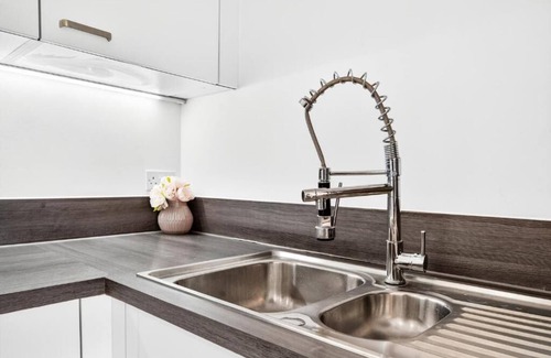 Lewisham Apartamento | Stylish 2BR Flat near Catford Station - Easy Access to Central London