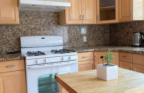 Verdugo Viejo Casa | Stylish 2BR Home in LA close to, Universal Studios, Dodgers; AND Private Parking