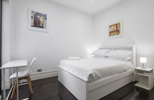South Melbourne Casa | Stylish 2BR House Walk to Parks & Cafès