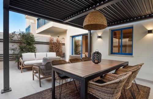 Estepona Apartamento | Stylish 2BR in Estepona, Walk to Beach & Old Town