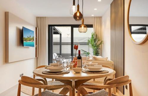 Estepona Apartamento | Stylish 2BR in Estepona, Walk to Beach & Old Town