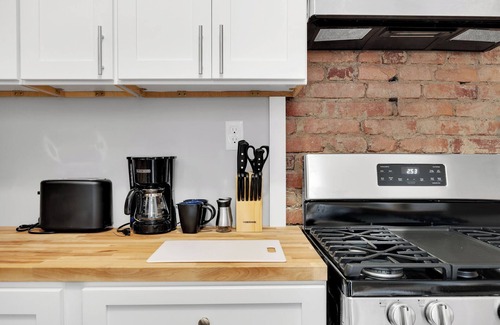 Mount Washington Casa | Stylish 2BR! Off-Street Parking!
