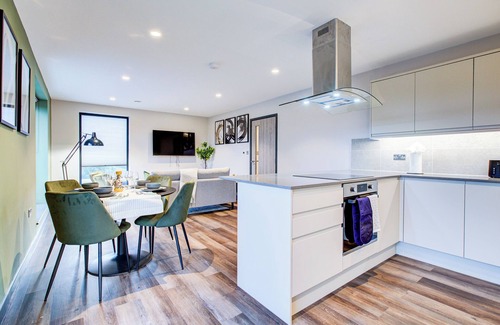 Cann Hall Apartamento | Stylish 2BR Penthouse | London Views & Privacy